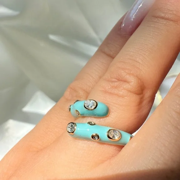 Serpenti diamonds Gold and Blue Women's Ring
Adjustable opening ring - Picture 3 of 10